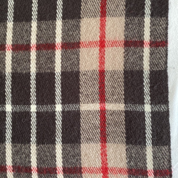 Long Plaid Blanket type Cape twisted fringe at hem - Picture 4 of 6